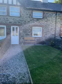 (3 Cefn Capel) Llanfair pg beach 15 minutes away - Image 2
