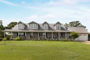 Luxury 90-Acre 5BR Ranch near Cedar Creek - Image 2