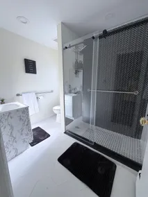 Modern 2BR Retreat with Full-Kitchen and Living - Image 4