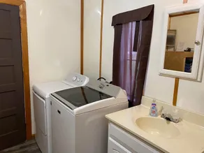 Sweet Creek Lodging - Image 5