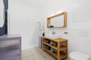City Loft | Kitchen | Parking | Central - Image 5