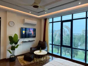 Designer suite | Panoramic view - Image 2