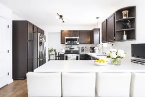 3BR Modern Retreat 15 mins to Downtown & OSU - Image 3