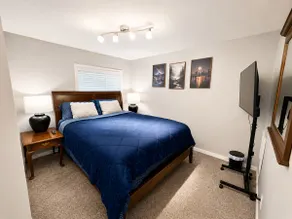 Xenia Comfy Home w/Sub-level Bar | Sleeps 10 - Image 3