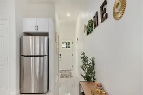 Home in Fort Worth-TCU, Dtown, Stockyards, & more! - Image 4