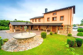 Apartment 2: With porch, pool, and garden - Image 5