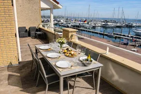 Beautiful apartment on the harbor - Image 3