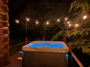 Private Cabin retreat with Gym, Hot tub, and Sauna - Image 2