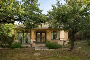 Boutique 1BR Retreat, chilled & heated cowboy pool - Image 3