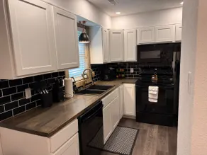 Modern & Elegant Stay-2817 - Image 4