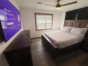 Modern & Elegant Stay-2817 - Image 3
