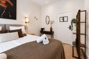 Private room for 2 w shared kitchen, flexible bed - Image 5