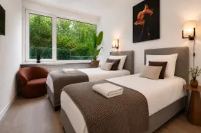 Private room for 2 w shared kitchen, flexible bed - Image 3