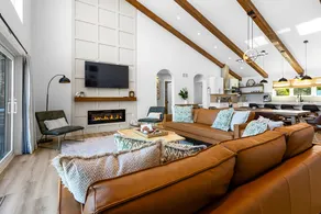 Azure Vista: Lakefront | Game room | Hot tub - Image 2