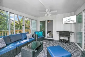 Beautiful Lakehouse View - Image 4