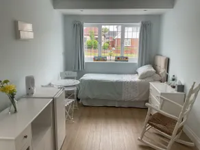 Peaceful beachside retreat perfect for solo stays - Image 2