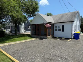 4bd Cottage 2mi to Beach Bikes+Chairs included - Image 4