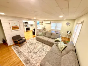 4bd Cottage 2mi to Beach Bikes+Chairs included - Image 2