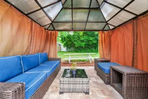 Cozy 2bd 2bth House. Walk to Local Gems - Image 2