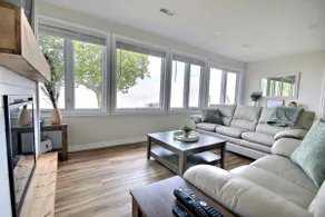 Longs Lakehouse- Modern cozy lakefront cottage - Image 3