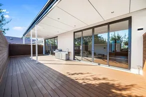 Double-Storey home in an excellent location - Image 5