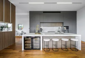 Double-Storey home in an excellent location - Image 3