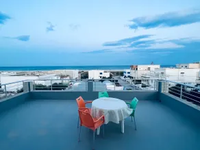 Apartment with sea view - Image 2