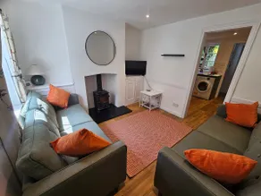 Delightful City Centre Cottage - Image 3