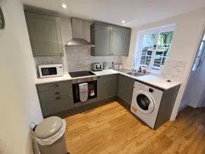 Delightful City Centre Cottage - Image 4