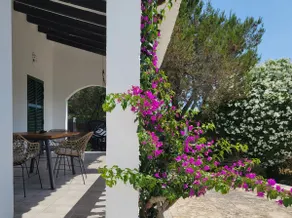 Cozy villa with private pool and natural garden - Image 3
