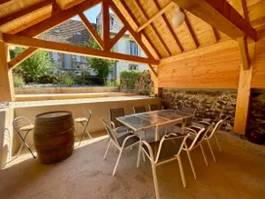 House with covered terrace & petanque court - Image 4