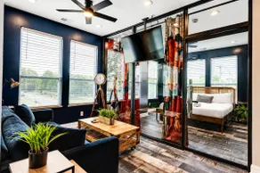 Gallant Glass 4BR Top Floor Walk to Vandy! - Image 5