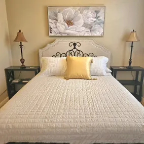 Pinewood Haven Getaway - Image 2