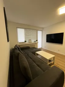 Central & renovated apartment near Medienhafen + balcony - Image 2