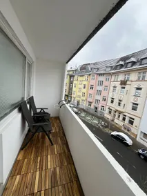 Central & renovated apartment near Medienhafen + balcony - Image 5