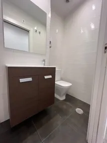Real Suites Downtown Apartment - Image 4