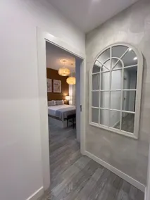 Real Suites Downtown Apartment - Image 3