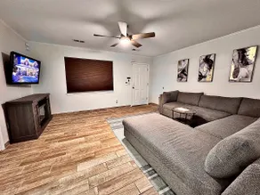 Cozy And Centrally Pet Friendly - Image 2