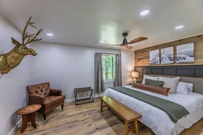 4 Bedroom Snowshoe Cabin: Hot Tub, Cold Plunge, Creek - Image 3