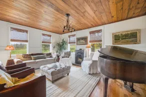 Cozy Historic Lodge Retreat - Image 5