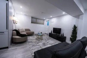 Spacious 2Bedroom Basement Suite with Full Kitchen - Image 2