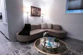 Spacious 2Bedroom Basement Suite with Full Kitchen - Image 4