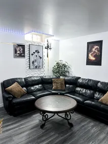 Newly Renovated Cozy Basement Apt - Image 5