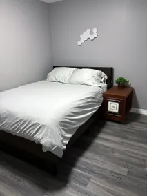 Newly Renovated Cozy Basement Apt - Image 4