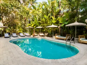 Double Queen Studio in Miami Beach Boutique Hotel - Image 2