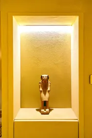 Pharaonic Large 1 Bedroom Apartment in Central Cairo - Close to Nile - Image 2