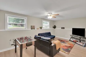Spacious Uptown 3BR - Game Room - Deck - Kingbed - Image 3