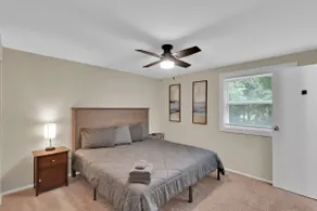 Spacious Uptown 3BR - Game Room - Deck - Kingbed - Image 4