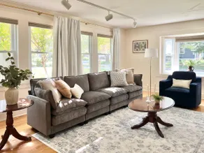 Walk to PSU, King Suite, Patio, Historic Home - Image 4