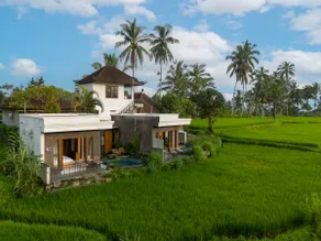 BRAND NEW! Honeymoon with Floating Breakfast - Image 2